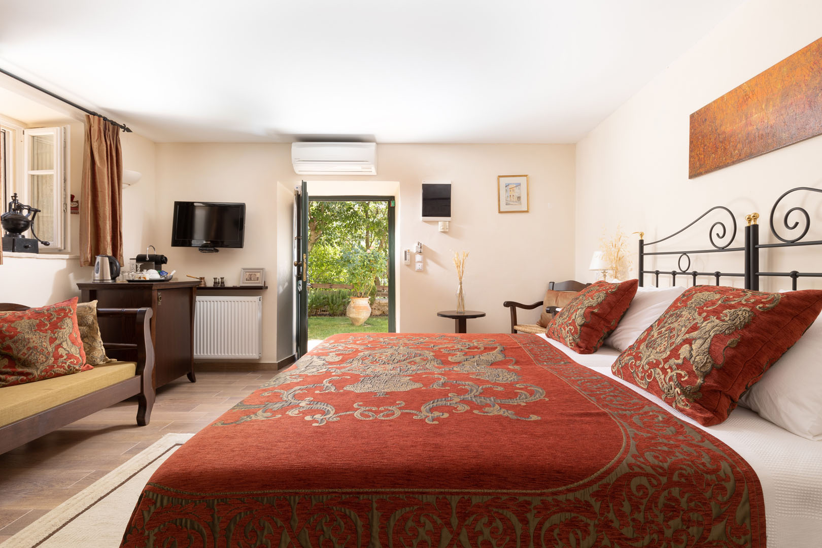 Kafeneion Suite Old Perithia Hotel in Corfu