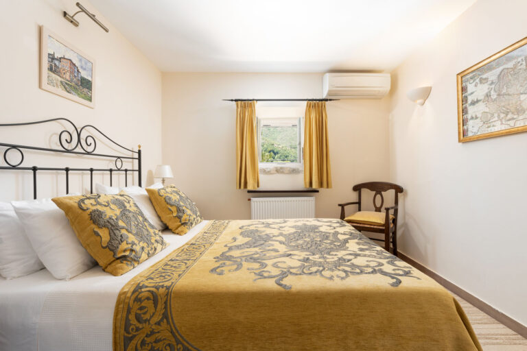 Weavers Suite Old Perithia Hotel in Corfu